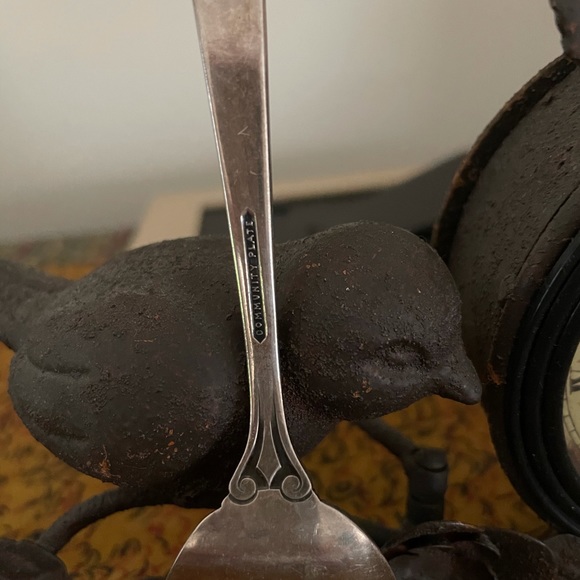 Souvenir and collectible spoons. - Picture 8 of 9